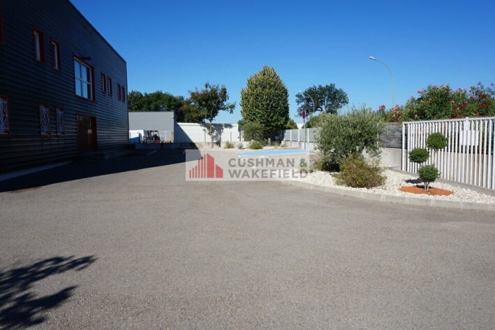 Location entrepôts / activités Nîmes Cushman & Wakefield