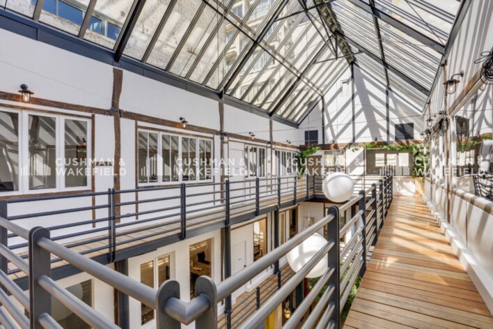 Location plateaux indépendants Paris 10 Cushman & Wakefield