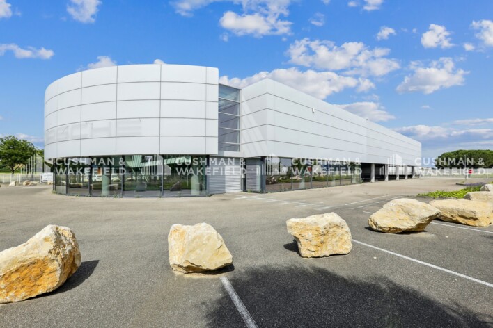 Achat entrepôts / activités Saint-Priest Cushman & Wakefield