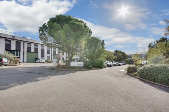 Location entrepôts / activités Vitrolles Cushman & Wakefield