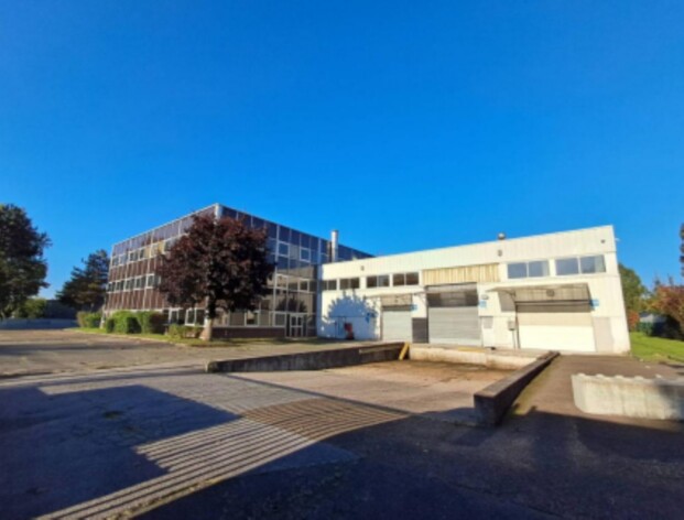 Location entrepôts / activités Buc Cushman & Wakefield