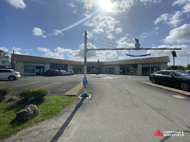 Location commerces Cavignac Cushman & Wakefield
