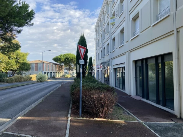 Location commerces Bruges Cushman & Wakefield