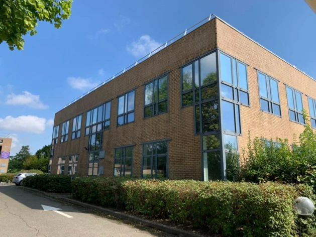 Location commerces Montigny-le-Bretonneux Cushman & Wakefield