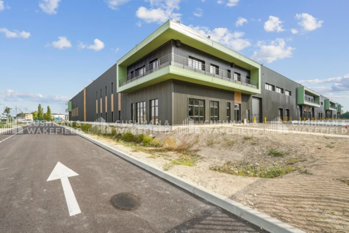 Location entrepôts / activités Graveson Cushman & Wakefield