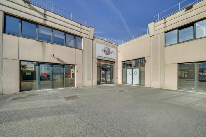 Achat ou Location entrepôts / activités Bron Cushman & Wakefield