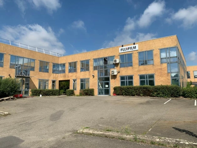 Achat ou Location entrepôts / activités Montigny-le-Bretonneux Cushman & Wakefield
