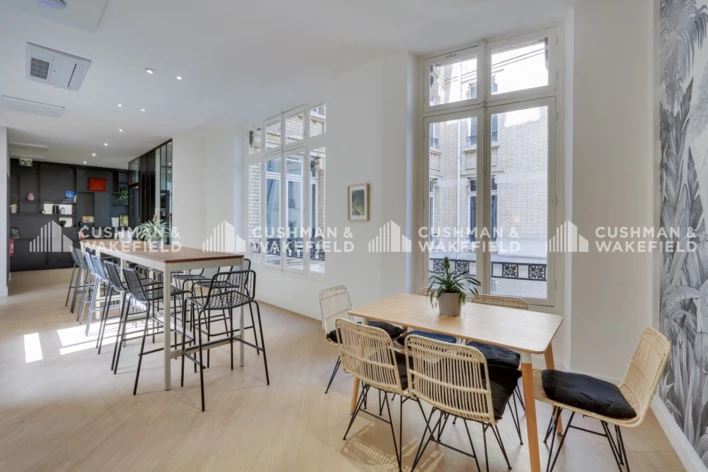 Location plateaux indépendants Paris 8 Cushman & Wakefield