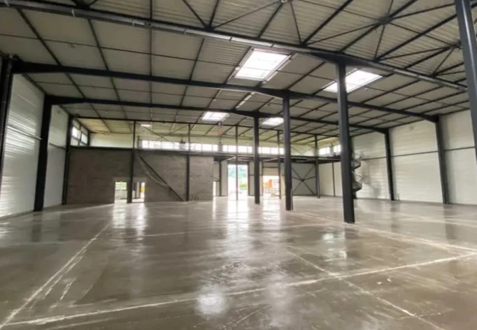 Location entrepôts / activités Heyrieux Cushman & Wakefield