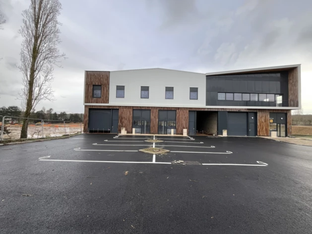 Achat entrepôts / activités Plaisir Cushman & Wakefield