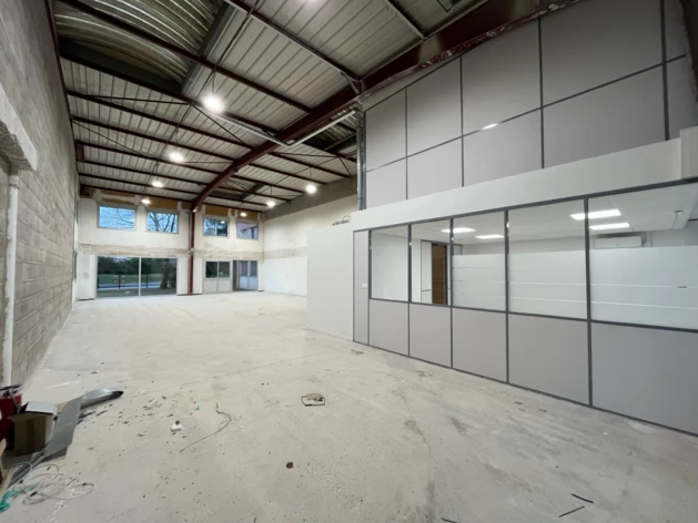 Location entrepôts / activités Chassieu Cushman & Wakefield