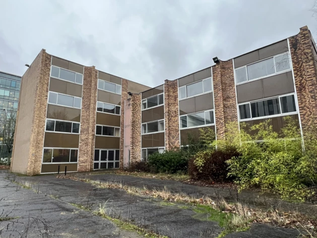 Achat bureaux Montigny-le-Bretonneux Cushman & Wakefield