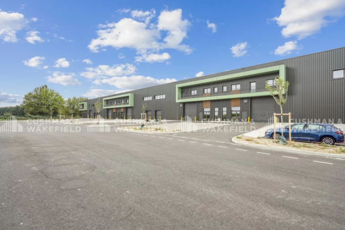 Location entrepôts / activités Graveson Cushman & Wakefield