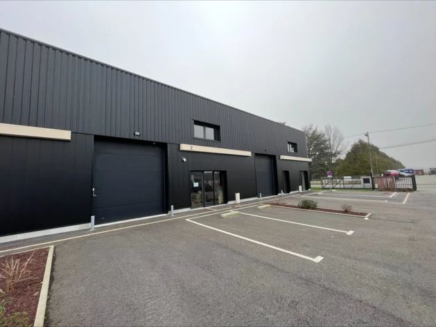 Location entrepôts / activités Châteaubourg Cushman & Wakefield