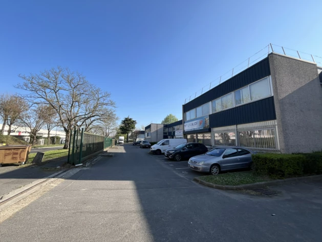 Location entrepôts / activités Wissous Cushman & Wakefield