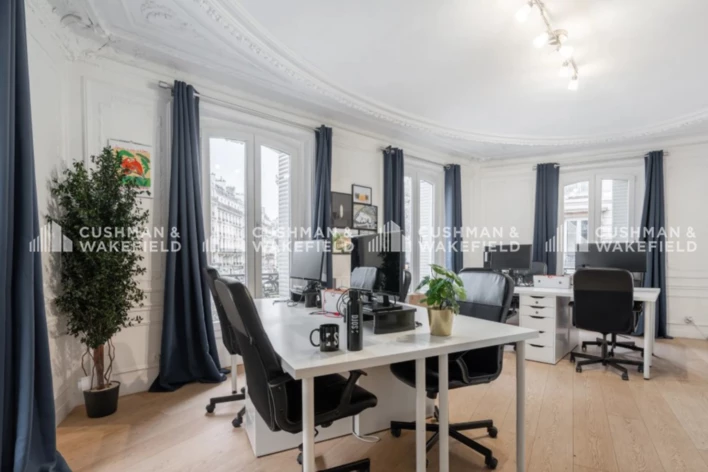 Location plateaux indépendants Paris 10 Cushman & Wakefield