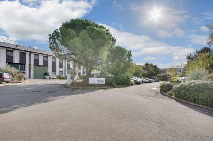 Location entrepôts / activités Vitrolles Cushman & Wakefield