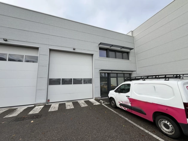 Location entrepôts / activités Genas Cushman & Wakefield