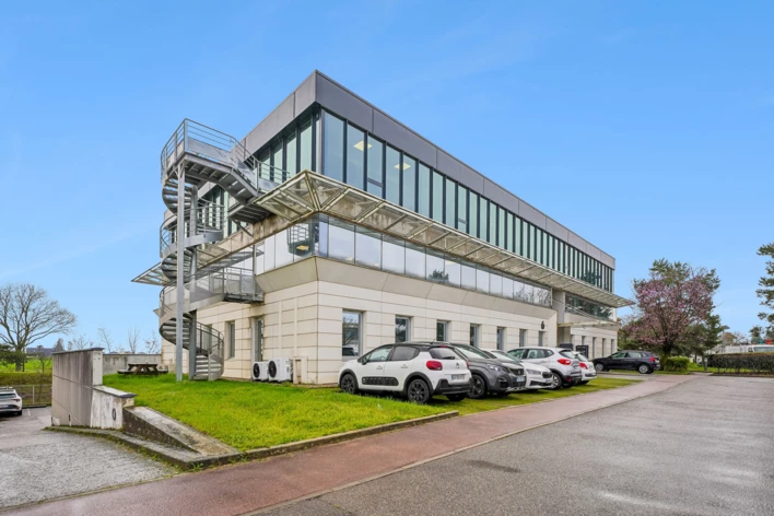 Achat bureaux Bron Cushman & Wakefield