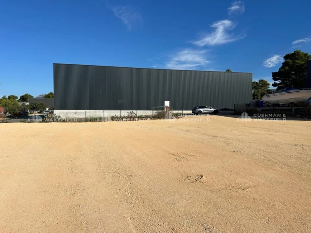 Location entrepôts / activités Signes Cushman & Wakefield