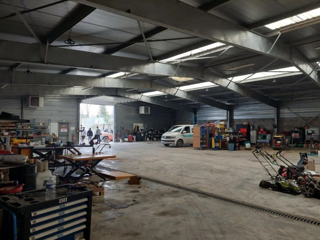 Achat entrepôts / activités Châteaubourg Cushman & Wakefield