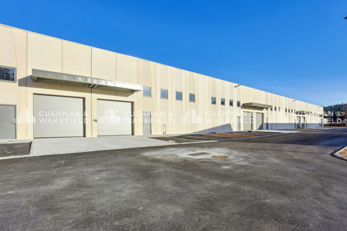 Achat ou Location entrepôts / activités Les Pennes-Mirabeau Cushman & Wakefield