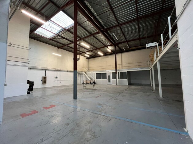 Location entrepôts / activités Trappes Cushman & Wakefield