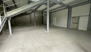 Achat entrepôts / activités Tresses Cushman & Wakefield