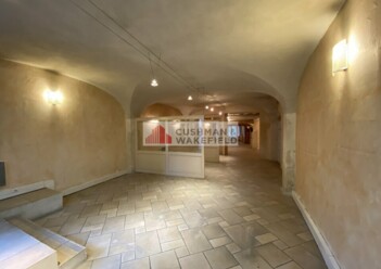 Achat commerces Nîmes Cushman & Wakefield