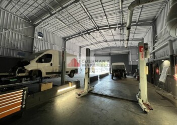 Location entrepôts / activités Nîmes Cushman & Wakefield