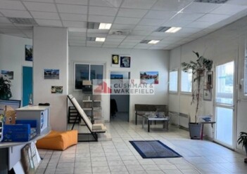 Location entrepôts / activités Nîmes Cushman & Wakefield