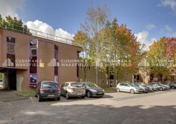 Achat ou Location entrepôts / activité Montigny-le-Bretonneux Cushman & Wakefield