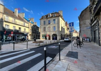 Location commerces Dijon Cushman & Wakefield