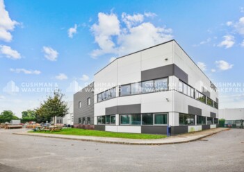 Location entrepôts / activités Montigny-le-Bretonneux Cushman & Wakefield