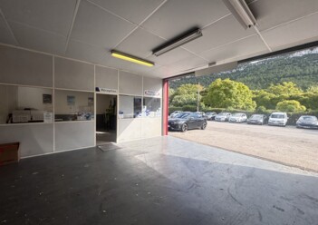 Location entrepôts / activités Gémenos Cushman & Wakefield