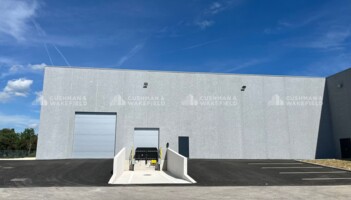 Location entrepôts / activités Signes Cushman & Wakefield